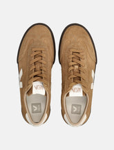 Sneakers Volley in camoscio marrone con dettagli bianchi di Veja - | Spazio Pritelli