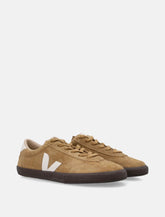 Sneakers Volley in camoscio marrone con dettagli bianchi di Veja - | Spazio Pritelli