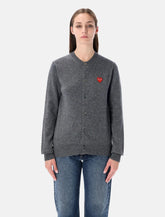 Cardigan in lana con cuore rosso e cristalli di Comme des Garçons Play - | Spazio Pritelli