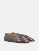 Luna Taupe Patent Leather Slippers - | Spazio Pritelli