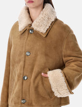 Giacca corta in shearling marrone di Ami Paris -  | Spazio Pritelli