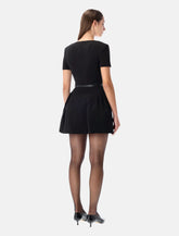 Abito mini in crêpe nero con cintura gioiello di Self-Portrait - | Spazio Pritelli
