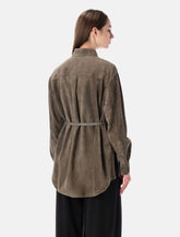 Camicia in pelle scamosciata con cintura di Fendi -  | Spazio Pritelli