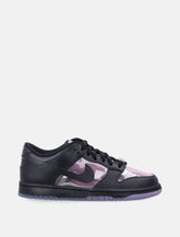 Nike Dunk Low sneakers in black leather with Pink Rise accents - | Spazio Pritelli