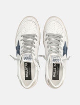 Sneakers Golden Goose Ball Star in pelle bianca con stella blu - | Spazio Pritelli
