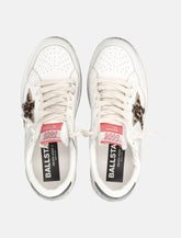 Sneakers da donna Golden Goose Ball Star in pelle bianca con stella animalier - | Spazio Pritelli