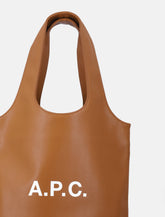 Shopper piccola A.P.C. Ninon nera in pelle riciclata - | Spazio Pritelli
