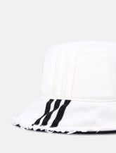 Y-3 Stripes off-white bucket hat - | Spazio Pritelli