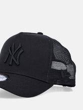New Era black Clean A-Frame Trucker Yankees Cap - | Spazio Pritelli