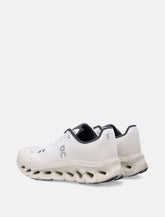 On Running grain/white Cloudtilt sneakers - | Spazio Pritelli