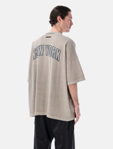 Fear of God Essentials New York 90s Tee grey - | Spazio Pritelli