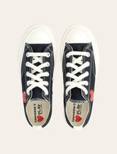 Sneakers basse con cuore rosse da bambino di Comme Des Garçons Play x Converse - | Spazio Pritelli