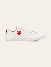 Sneakers basse con cuore rosse da bambino di Comme Des Garçons Play x Converse - | Spazio Pritelli