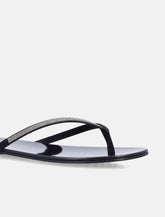 Sandali infradito Pedro García Prune in raso con cristalli - | Spazio Pritelli