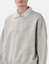 Felpa polo ricamata grigia Fear of God Essentials -  | Spazio Pritelli