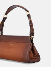 Borsa a Spalla Enchaîné medium in Pelle Bicolore di Prada -  | Spazio Pritelli